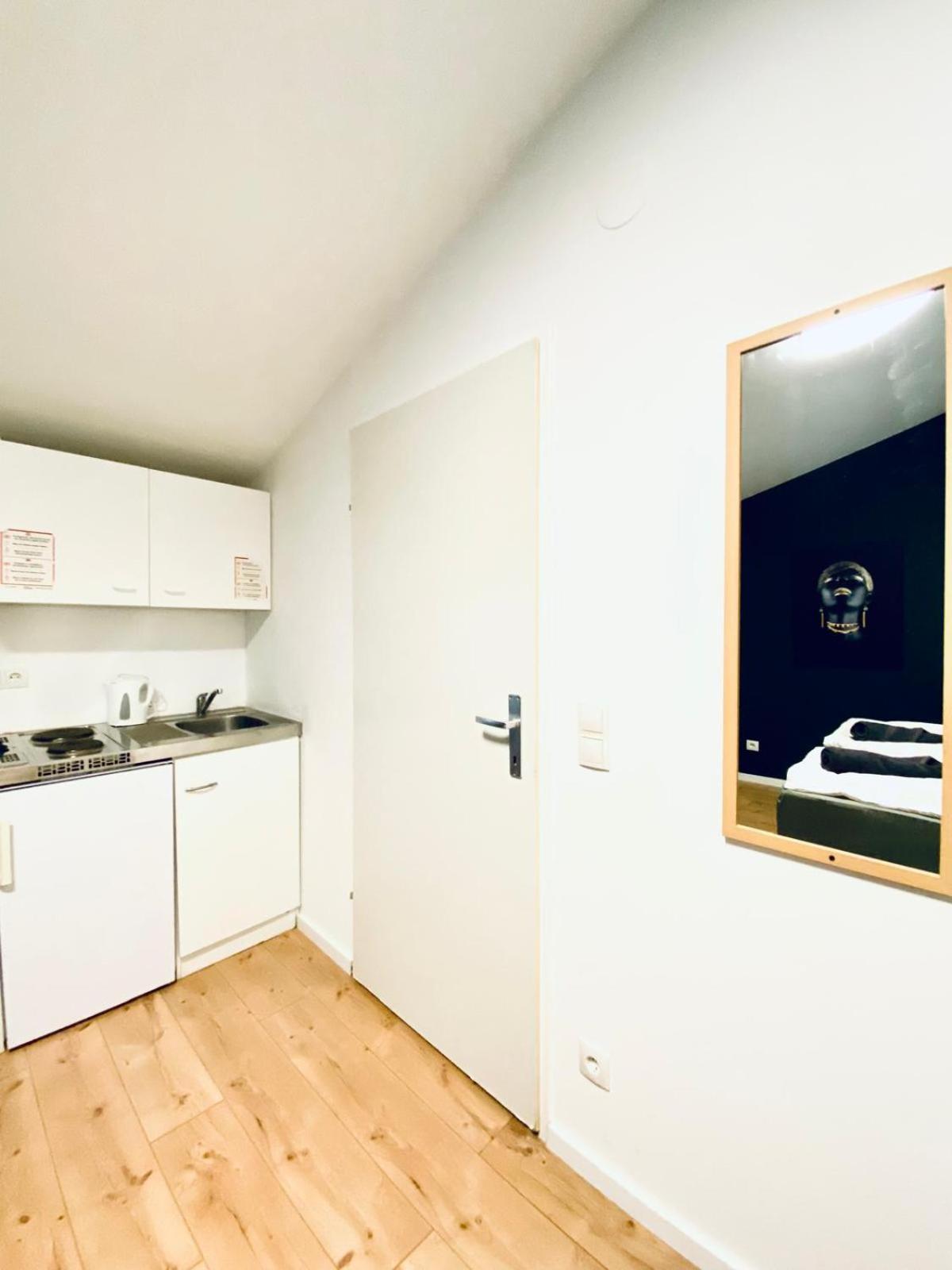 8 Fully Equipped Studio Shared Apt W Terrace Margareten فيينا المظهر الخارجي الصورة