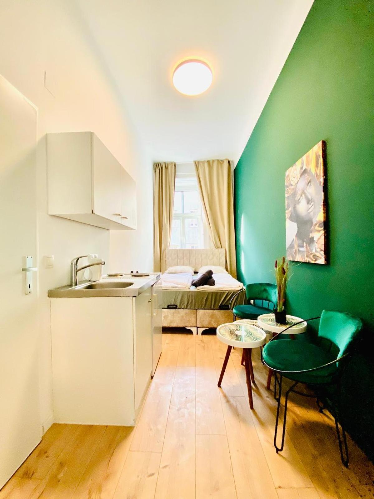 8 Fully Equipped Studio Shared Apt W Terrace Margareten فيينا المظهر الخارجي الصورة