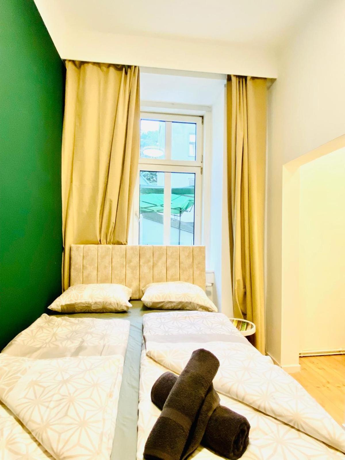 8 Fully Equipped Studio Shared Apt W Terrace Margareten فيينا المظهر الخارجي الصورة