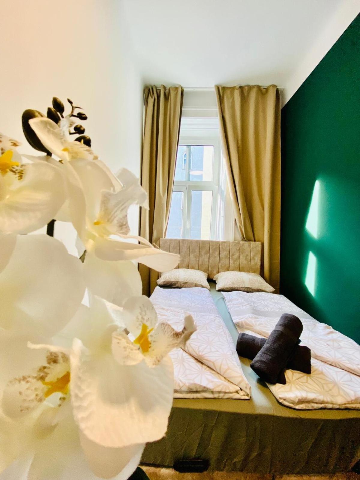 8 Fully Equipped Studio Shared Apt W Terrace Margareten فيينا المظهر الخارجي الصورة