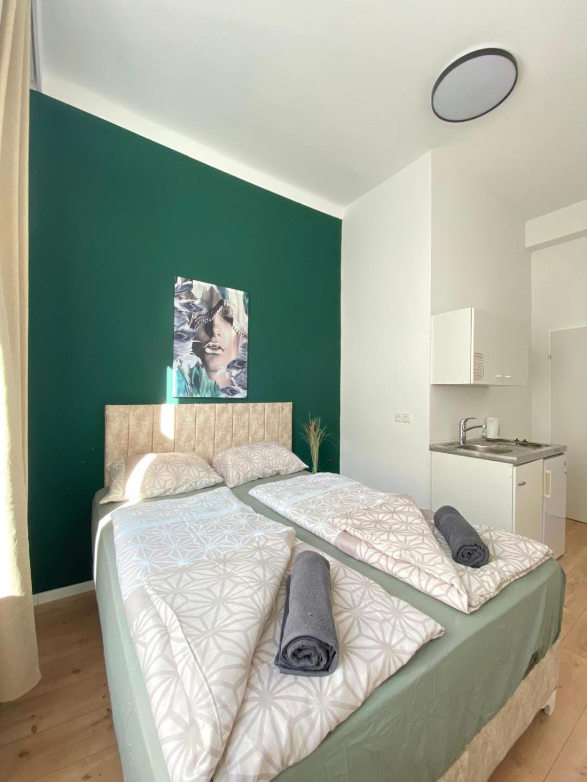 8 Fully Equipped Studio Shared Apt W Terrace Margareten فيينا المظهر الخارجي الصورة