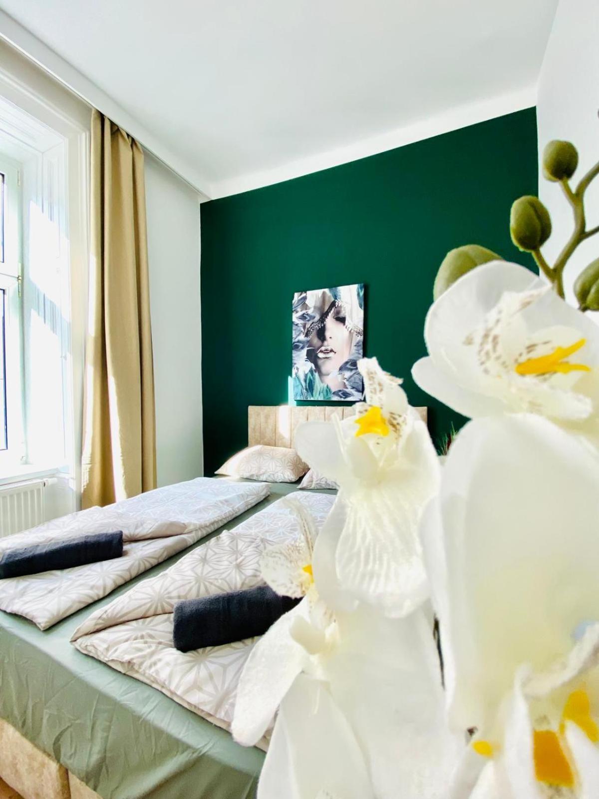 8 Fully Equipped Studio Shared Apt W Terrace Margareten فيينا المظهر الخارجي الصورة
