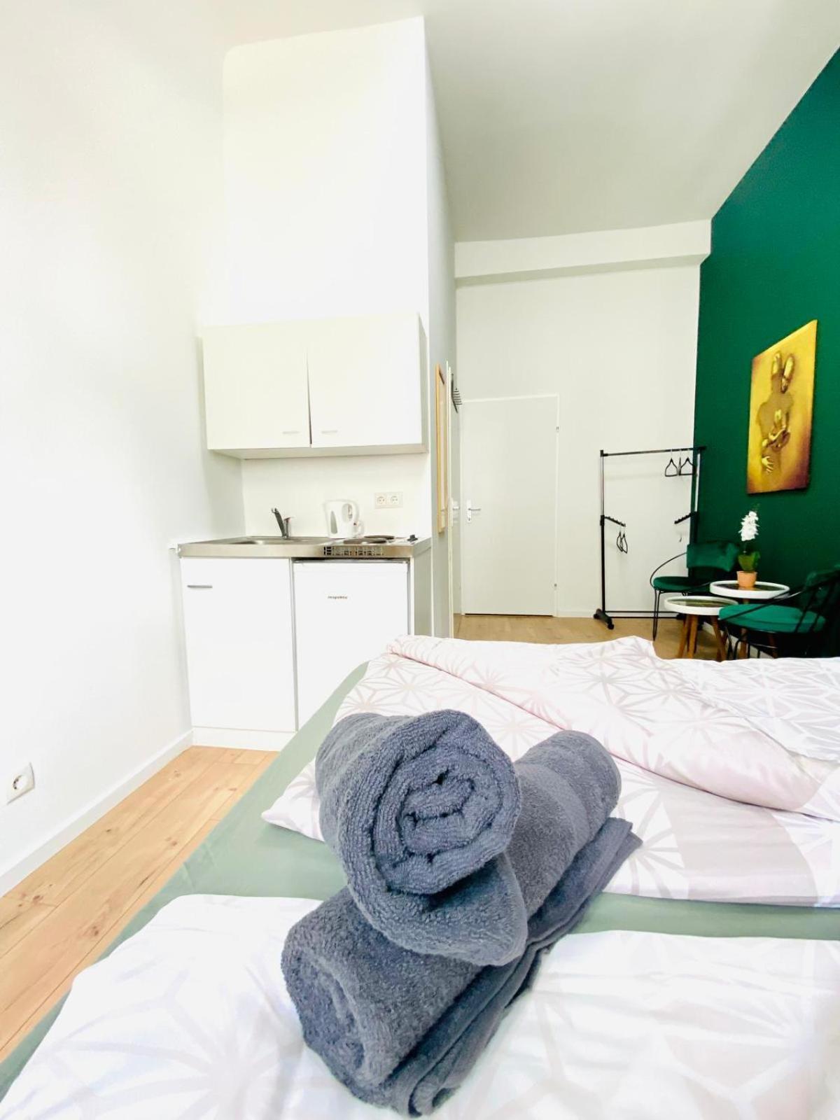 8 Fully Equipped Studio Shared Apt W Terrace Margareten فيينا المظهر الخارجي الصورة