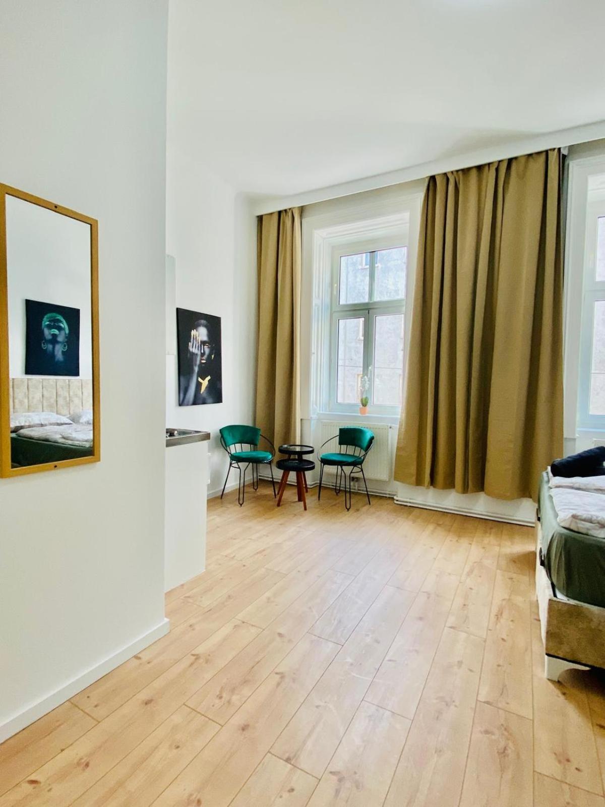 8 Fully Equipped Studio Shared Apt W Terrace Margareten فيينا المظهر الخارجي الصورة