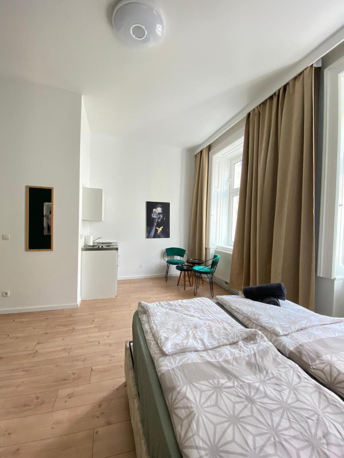 8 Fully Equipped Studio Shared Apt W Terrace Margareten فيينا المظهر الخارجي الصورة
