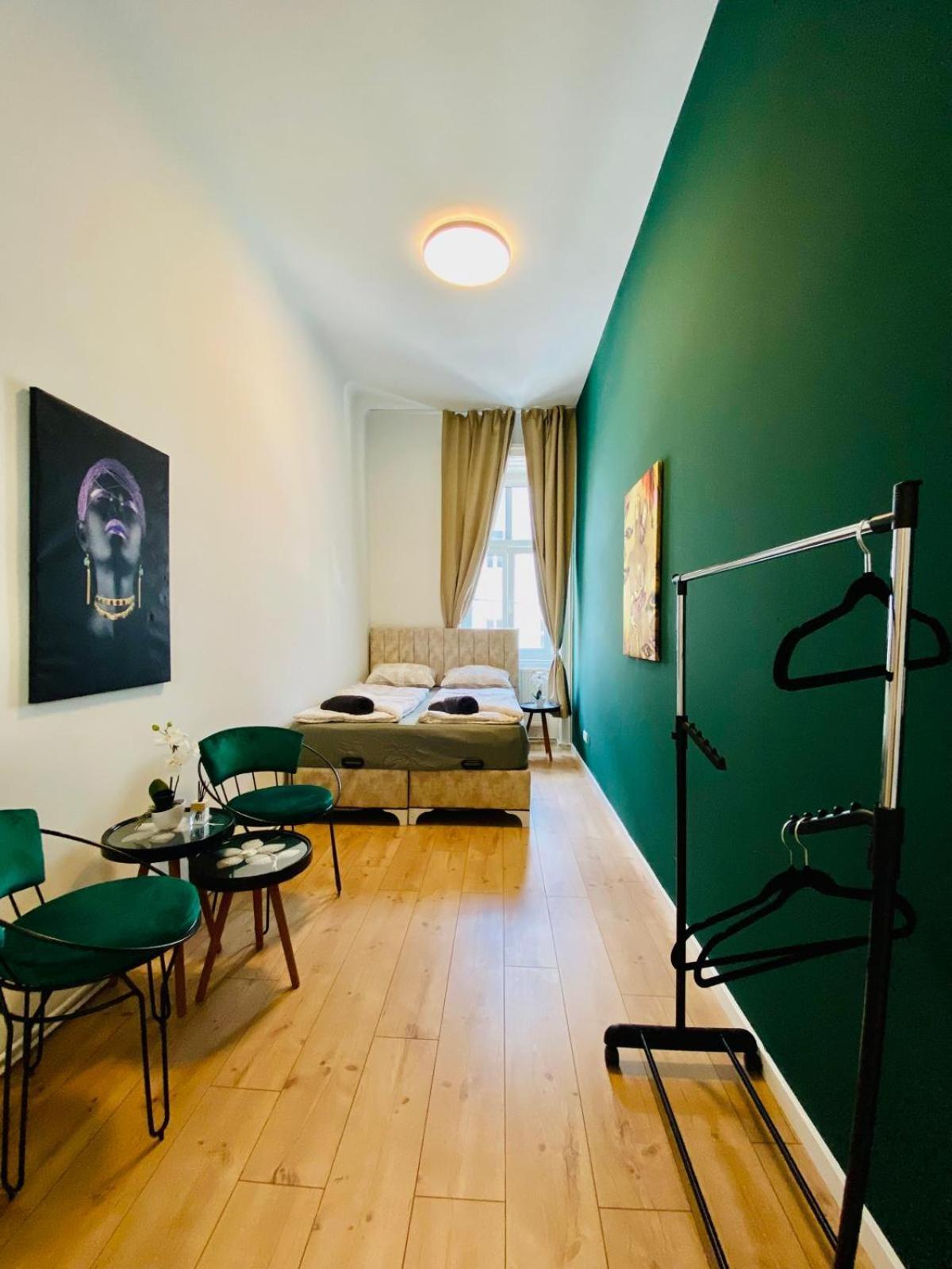 8 Fully Equipped Studio Shared Apt W Terrace Margareten فيينا المظهر الخارجي الصورة